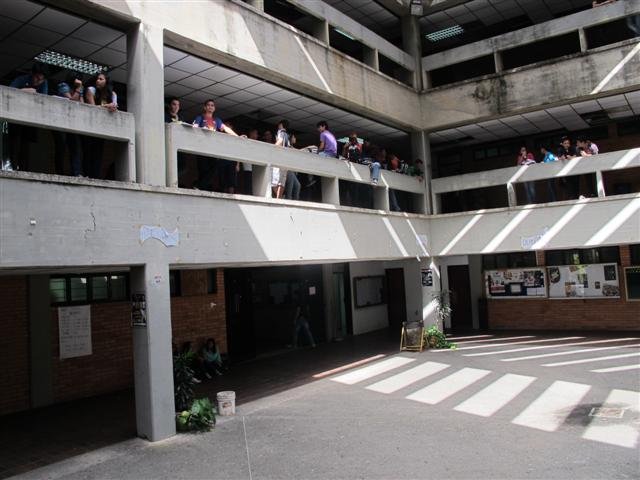 Estudiantes en el Básico